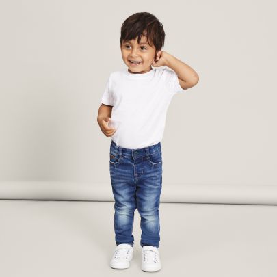 Показать товары в категории Брюки и Джинсы Изображение для категории Брюки и Джинсы