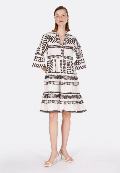 Изображение Платье Colin's